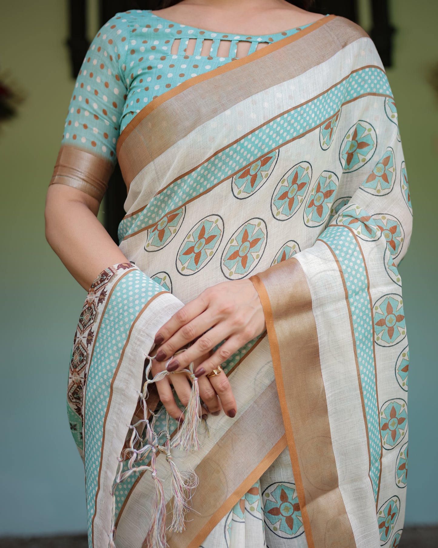 Chic Off-White & Turquoise Linen Cotton Saree with Geometric Motifs