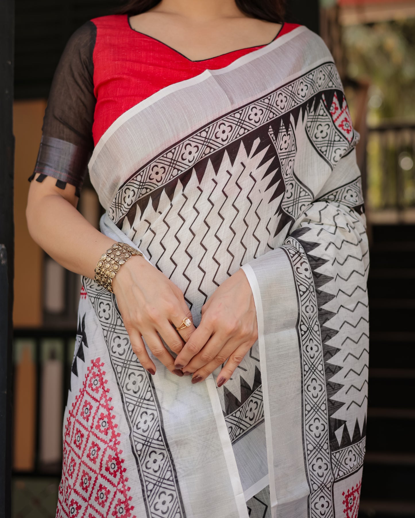 Modern Off-White Linen Cotton Saree with Black Zigzag & Red Geometric Print