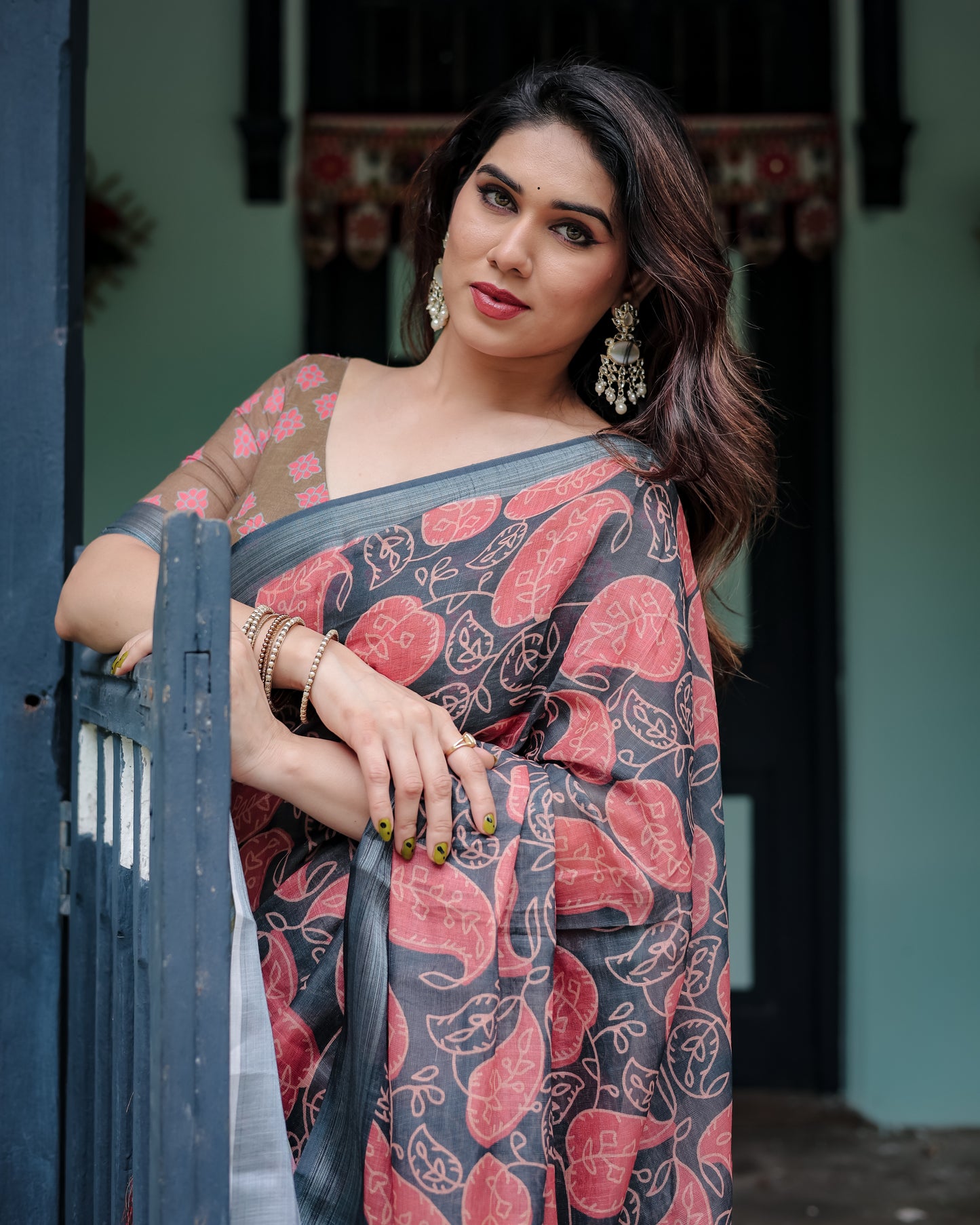 Charcoal Leaf Motif Linen Cotton Saree