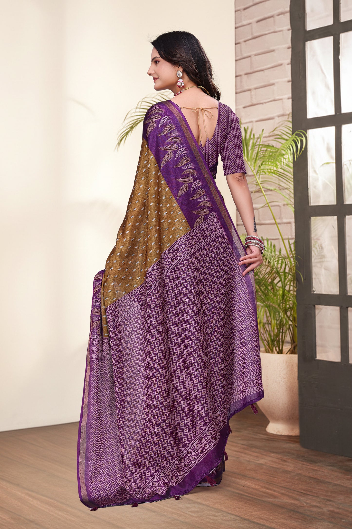 Traditional Brown Mal Cotton Saree with Stylish Pallu
