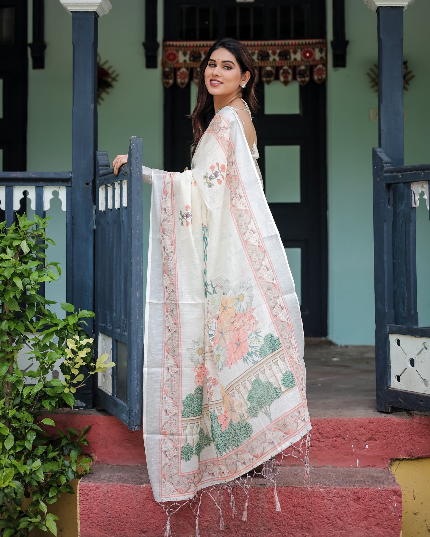 Elegant Floral Linen Cotton Saree