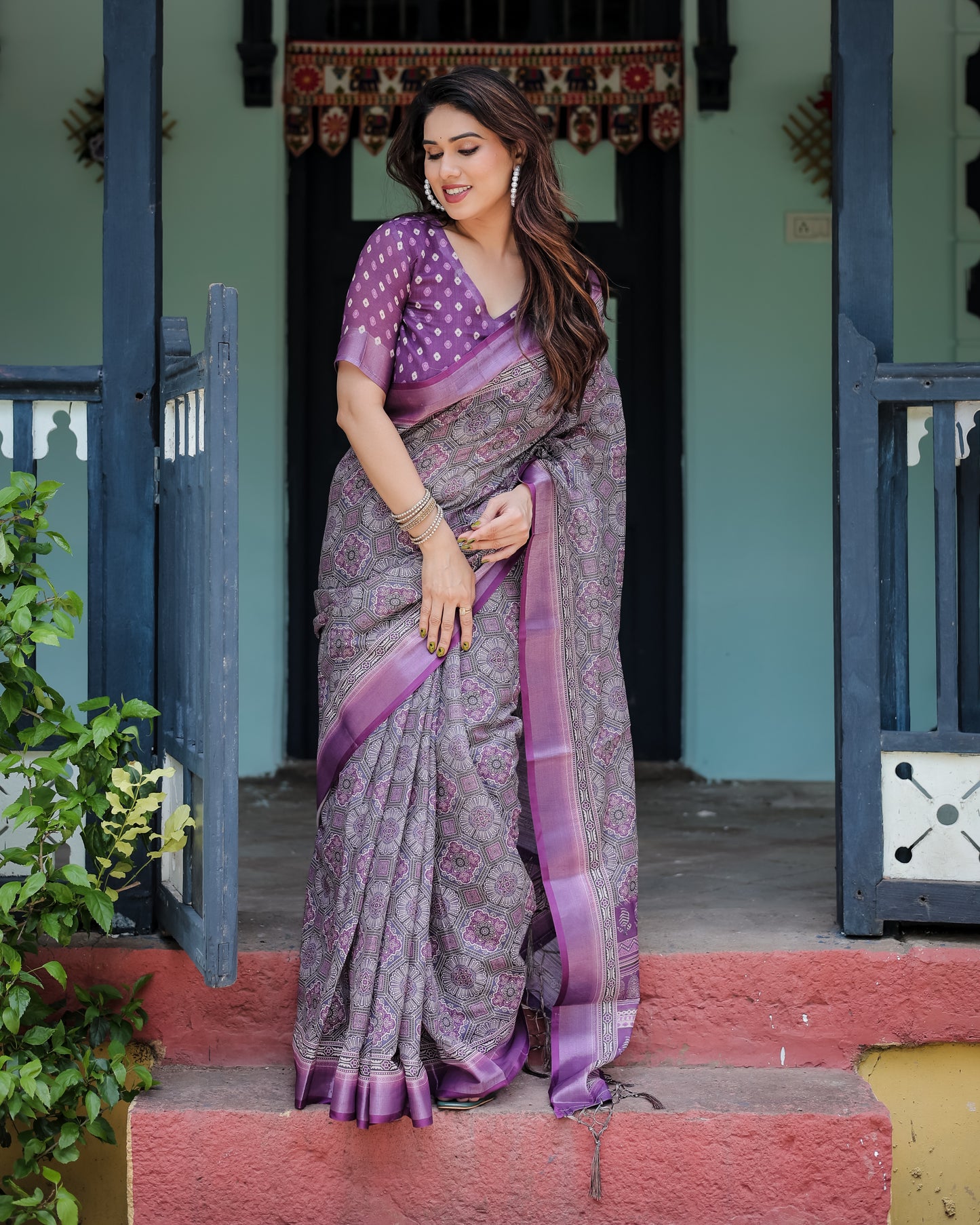 Elegant Lavender Purple Woven Linen Cotton Saree
