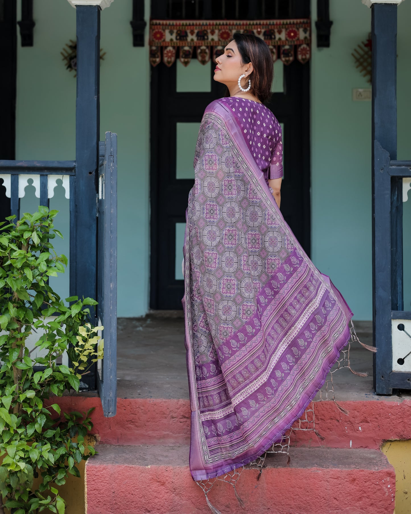Elegant Lavender Purple Woven Linen Cotton Saree
