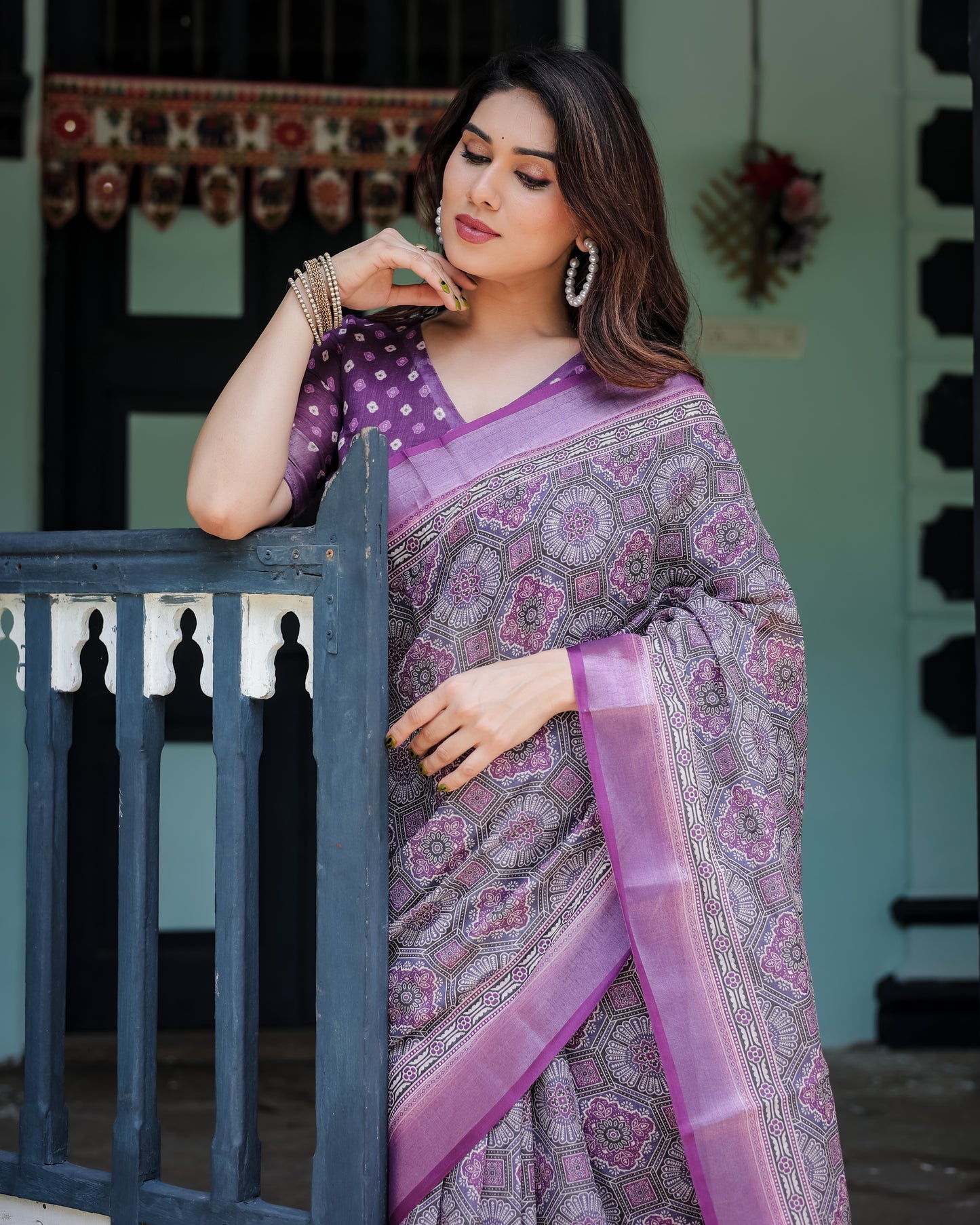 Elegant Lavender Purple Woven Linen Cotton Saree