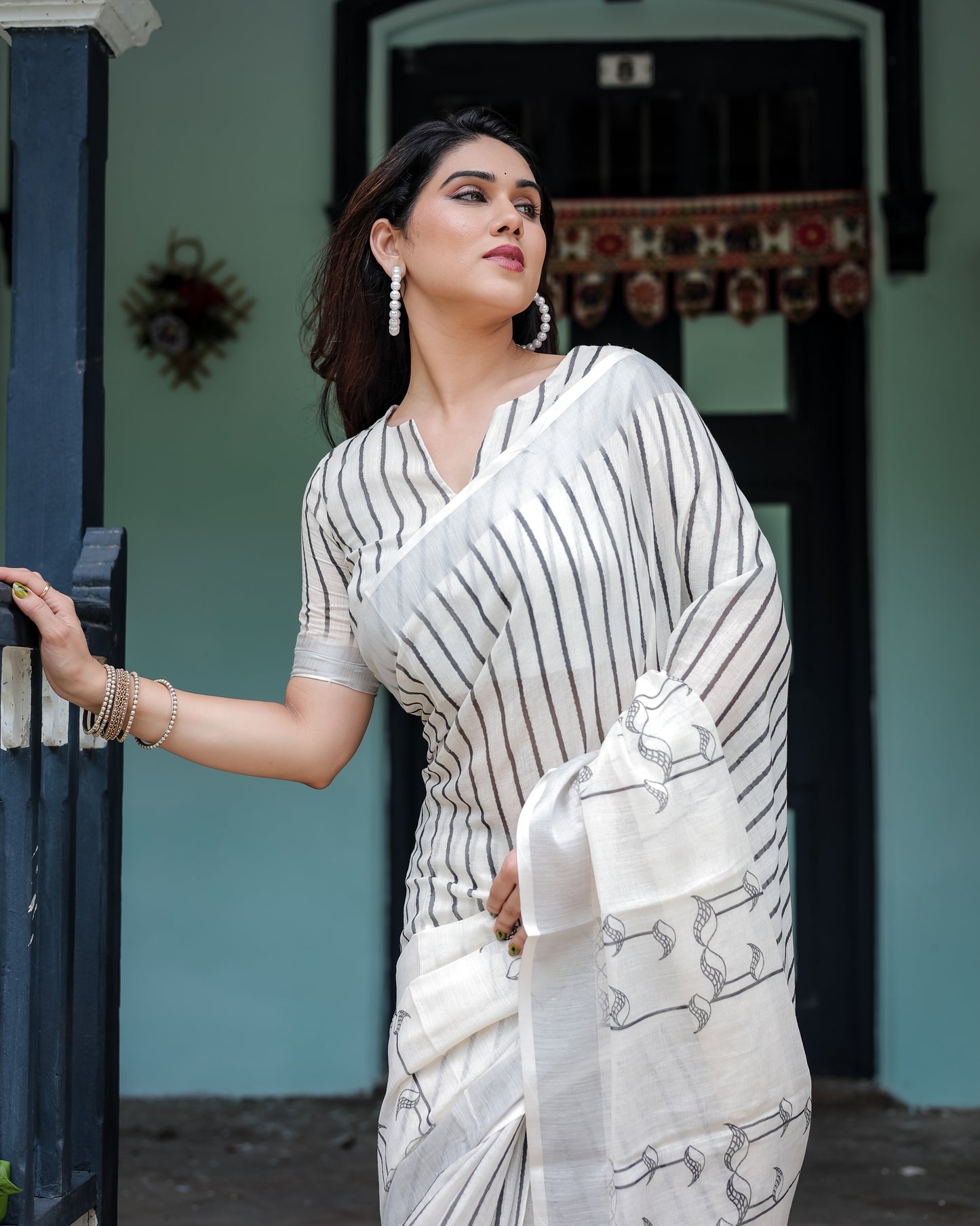 Elegant White Stripe Printed Linen Cotton Saree