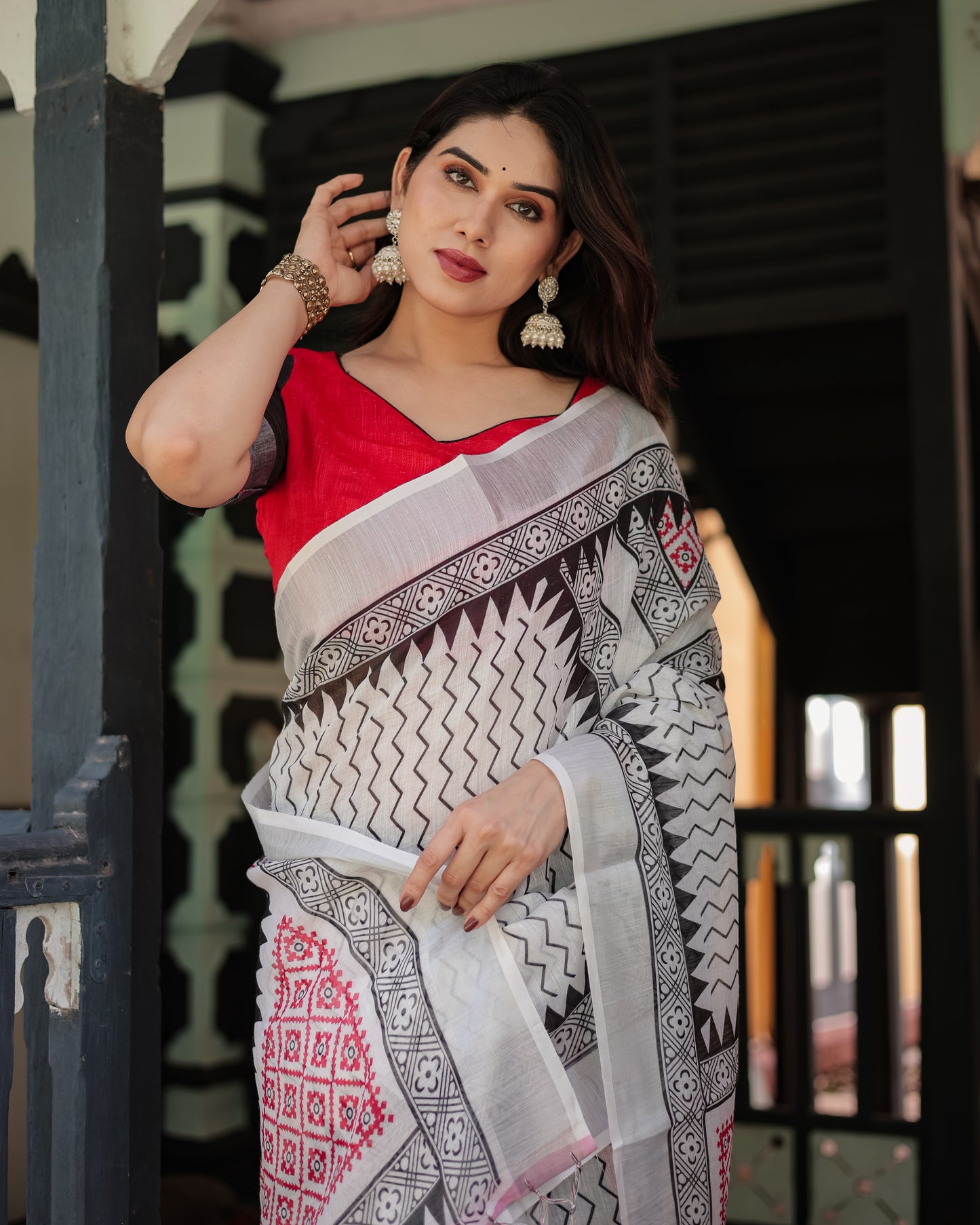 Modern Off-White Linen Cotton Saree with Black Zigzag & Red Geometric Print