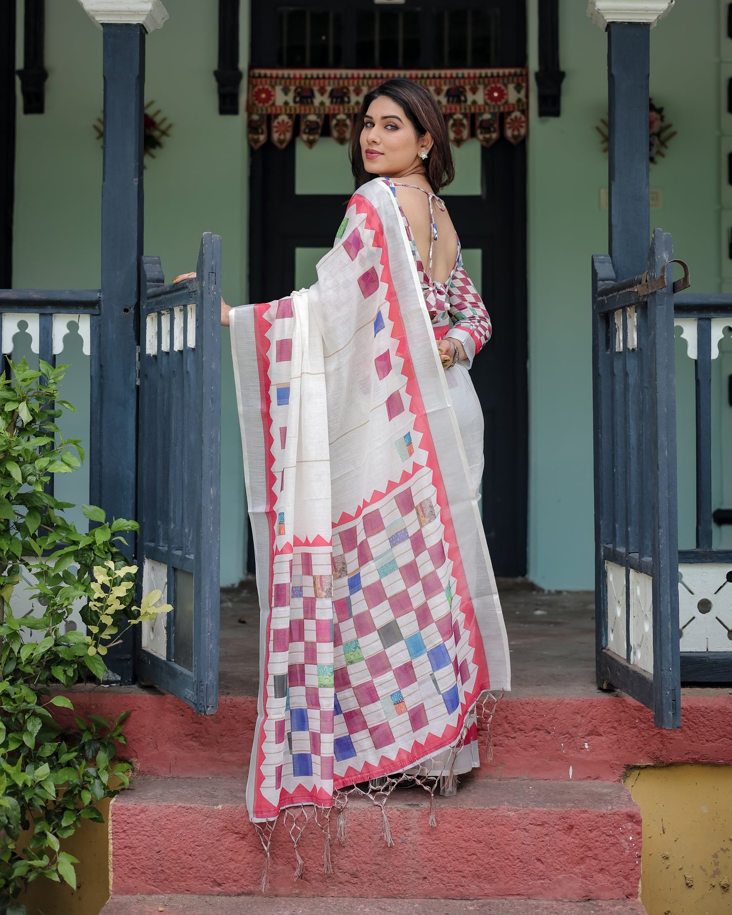 Ivory Patchwork Linen Cotton Saree